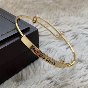 NWOT Gold Bangle Bracelet
